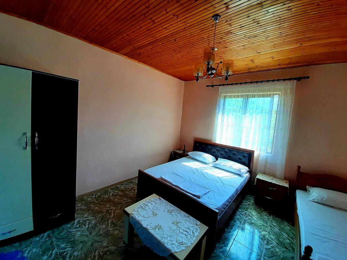 Guest House Pashollari Berati Exterior foto