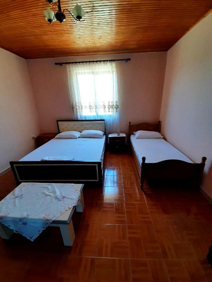 Guest House Pashollari Berati Exterior foto