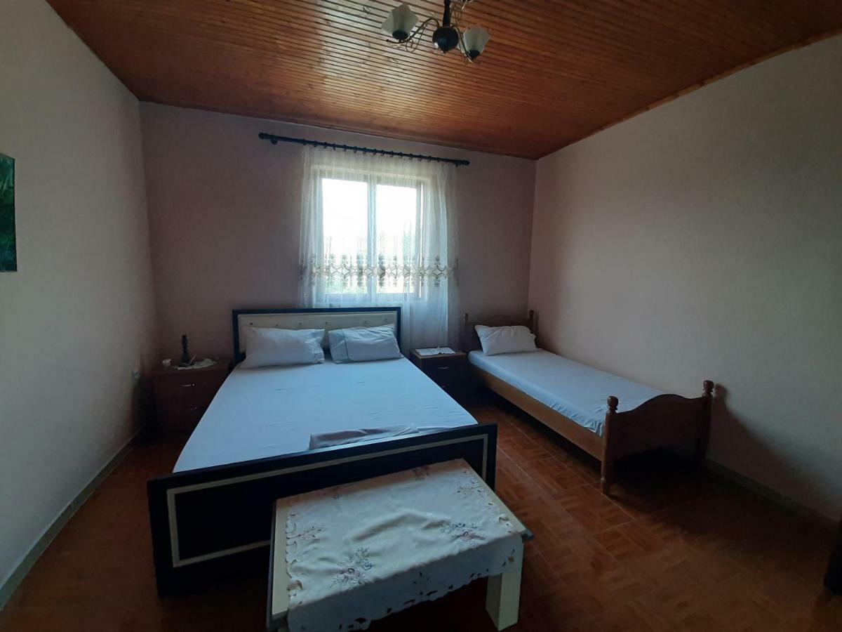 Guest House Pashollari Berati Exterior foto